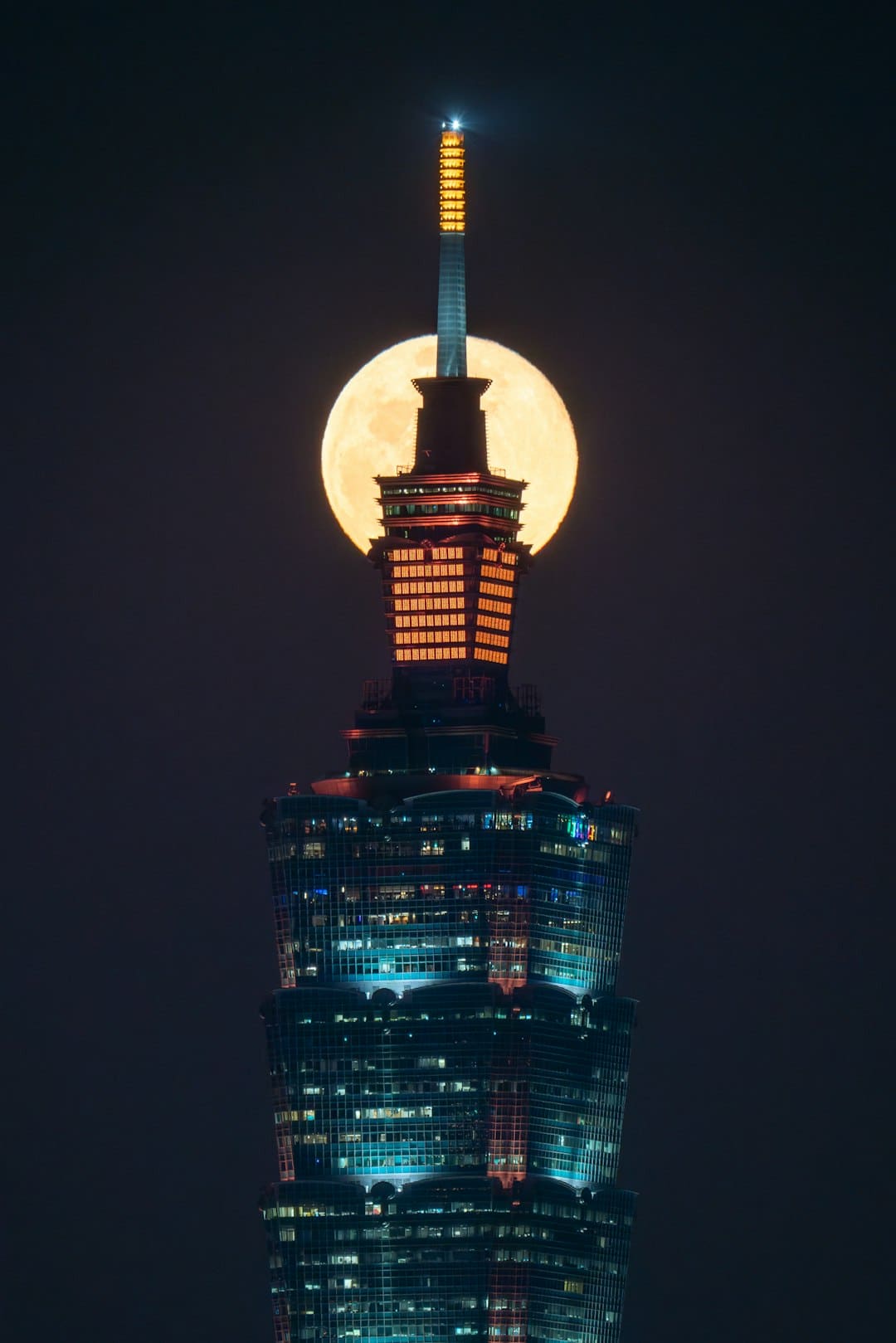 《十二封信》什么小说翻拍的 十二封信叙述着什么？